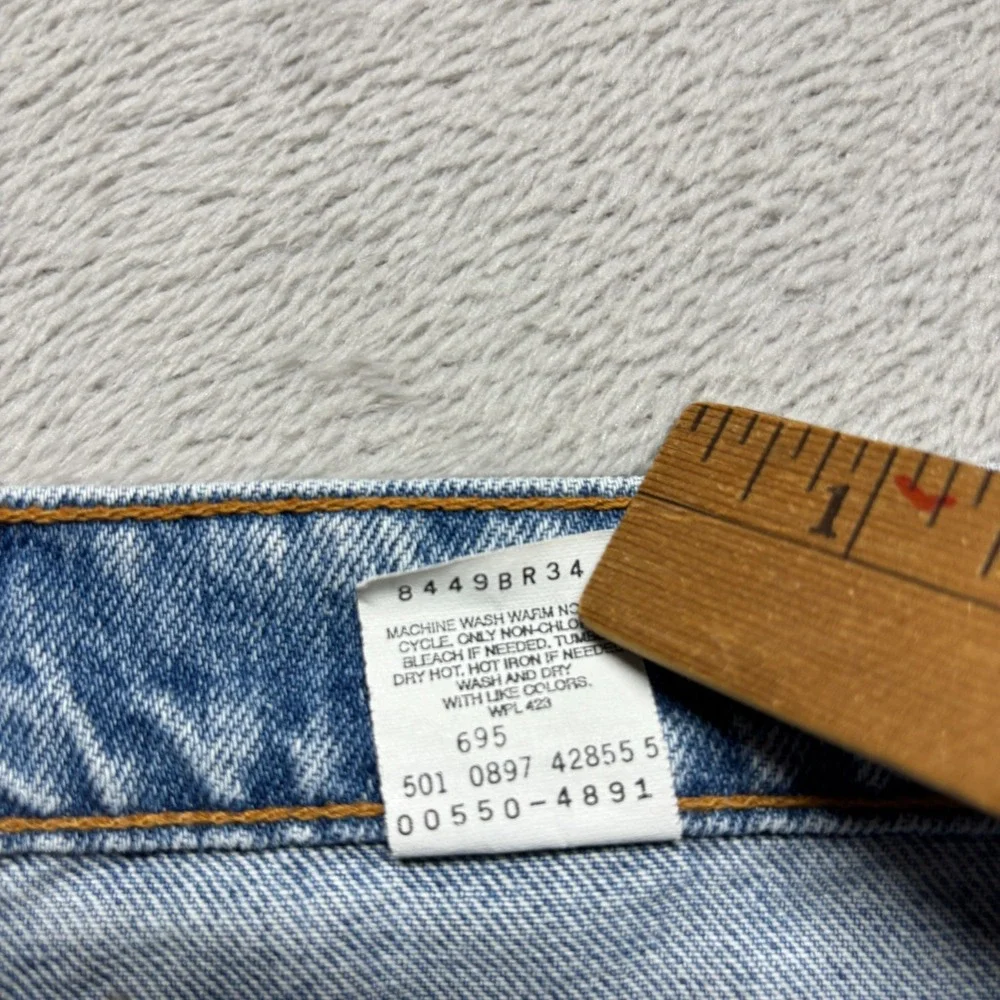 Vintage Levi's 550 Relaxed Fit USA Denim Jeans 36x33 (Fits 34x33) Red Tab 90's